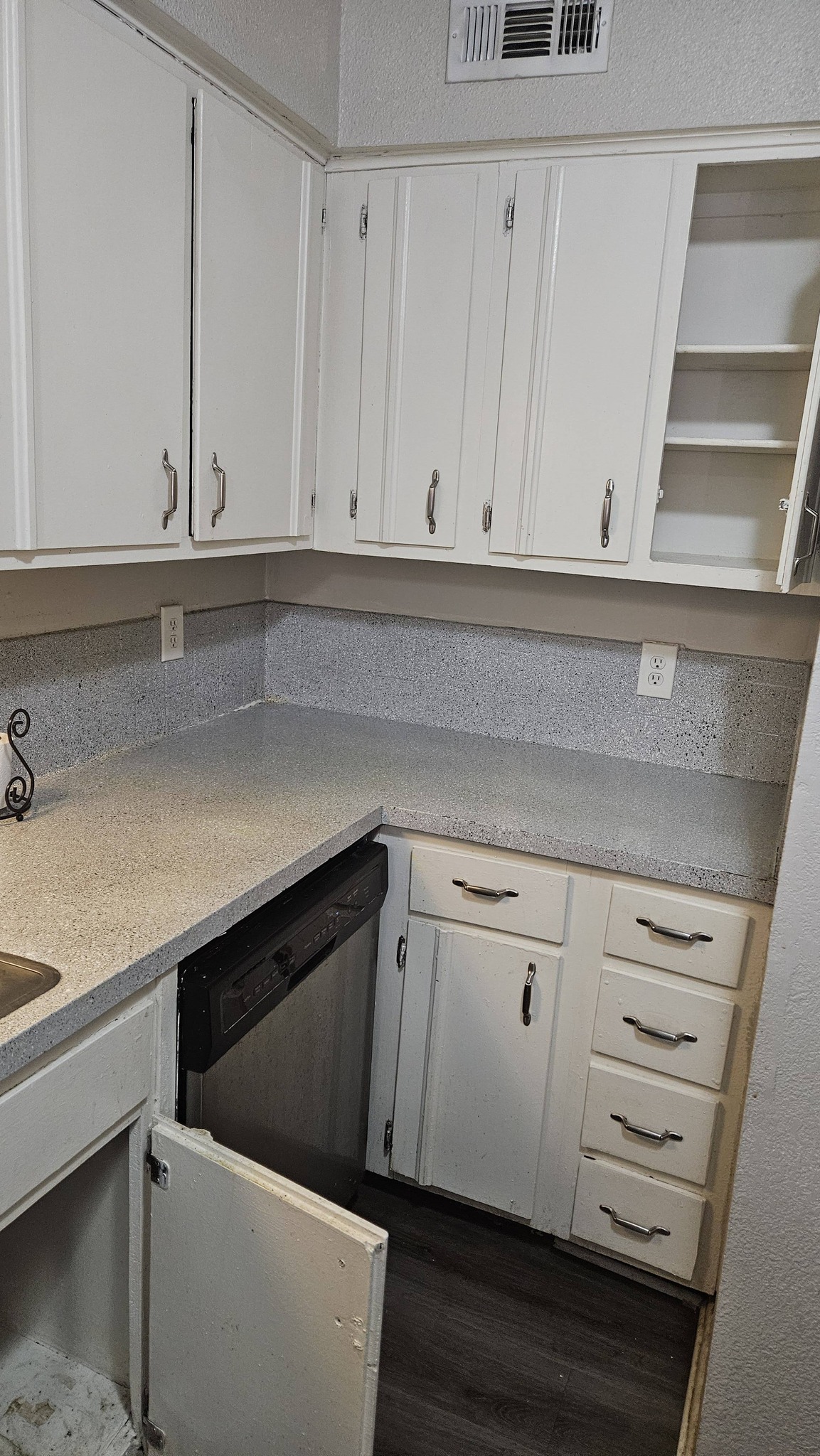 services-01 634144993 122154813794924104 9020487068140243668 N